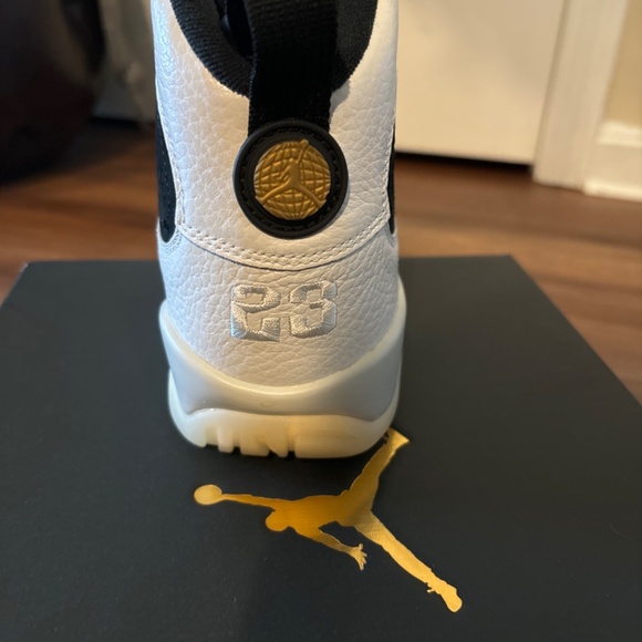 Air Jordan 9 Retro size 9